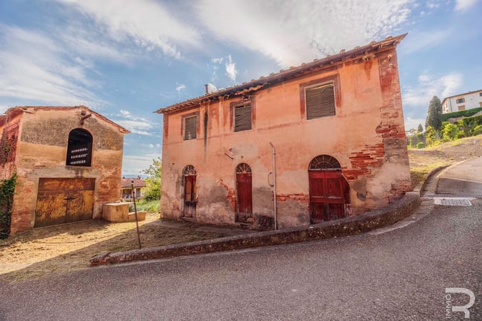 House in Palaia - view 1