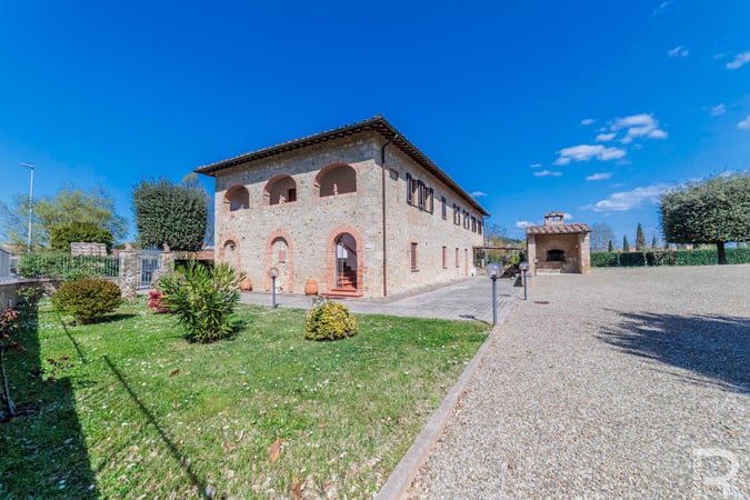 House in Poggibonsi - view 1