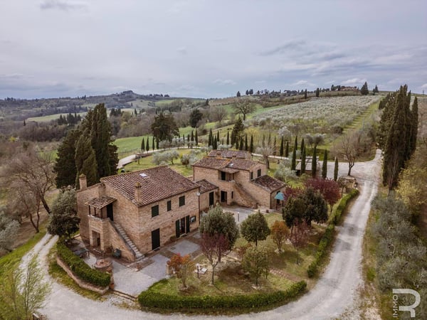 House in Asciano - view 1