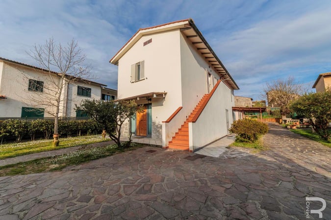 Villa in Colle di Val d'Elsa - view 1