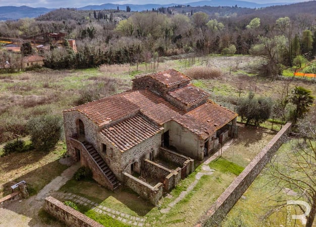 House in Arezzo - view 1