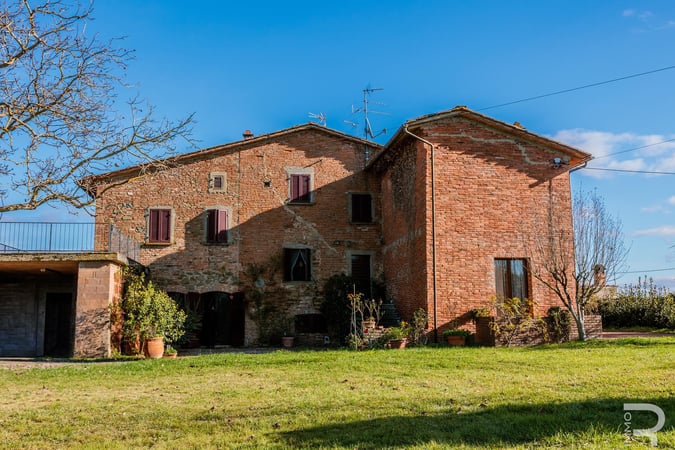 House in Marciano della Chiana - view 1