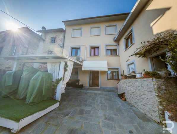 House in Camaiore - view 1