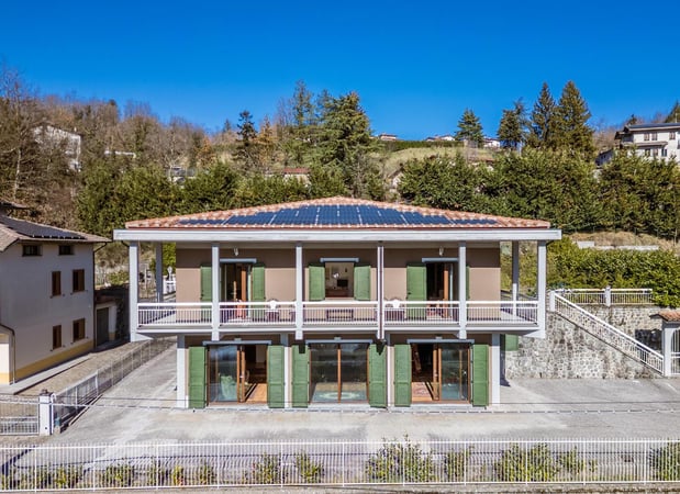 Villa in Piazza al Serchio - view 1