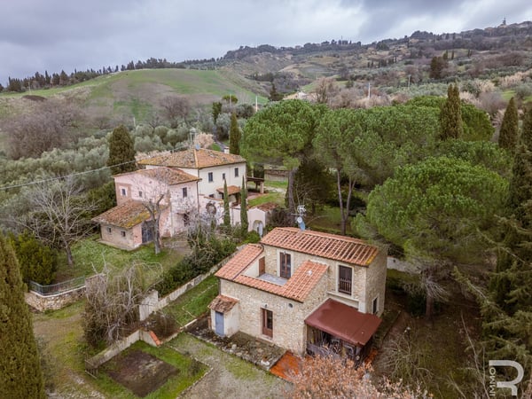 House in Volterra - view 1