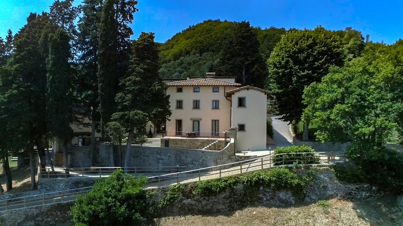 Villa in Dicomano - view 1