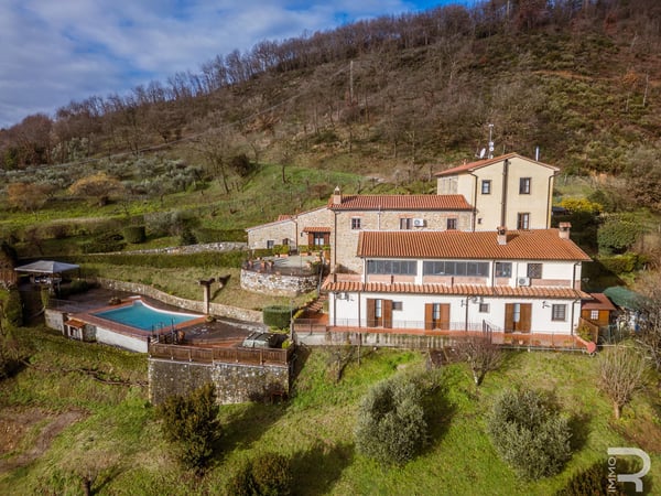 House in Serravalle Pistoiese - view 1