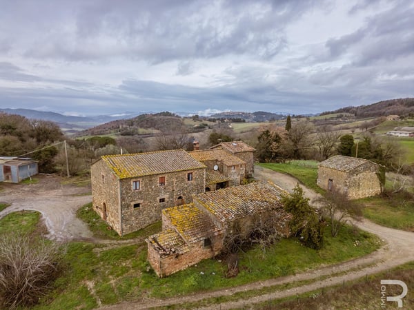 House in Radicondoli - view 1