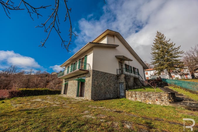 House in Zeri - view 1