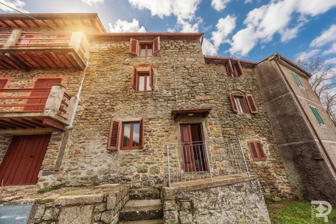 House in Loro Ciuffenna - view 1