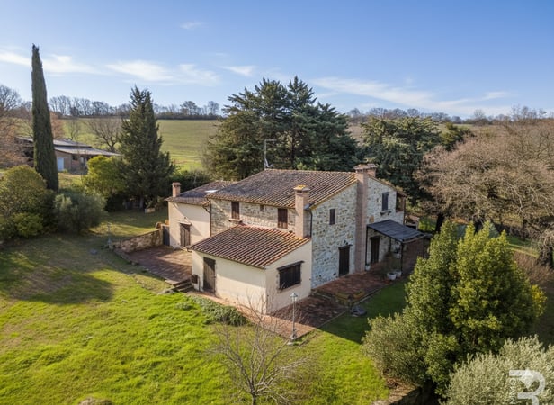 House in Manciano - view 1