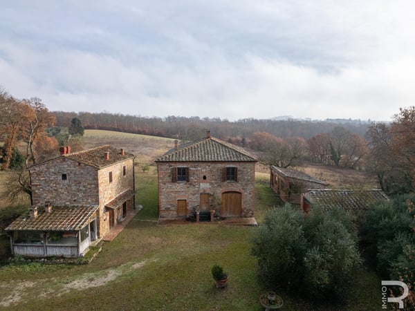 House in Lucignano - view 1