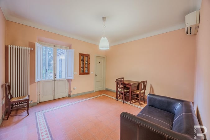 House in Florence - view 1