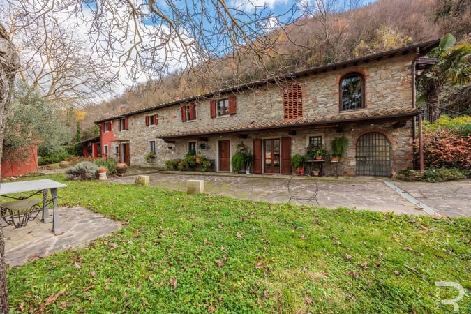 House in Vernio - view 1
