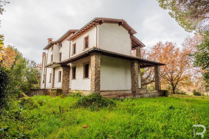 Villa in Altopascio - view 1