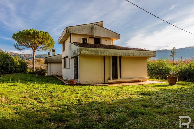 Villa in Pontassieve - view 1