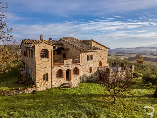 House in Casole d'Elsa - view 1