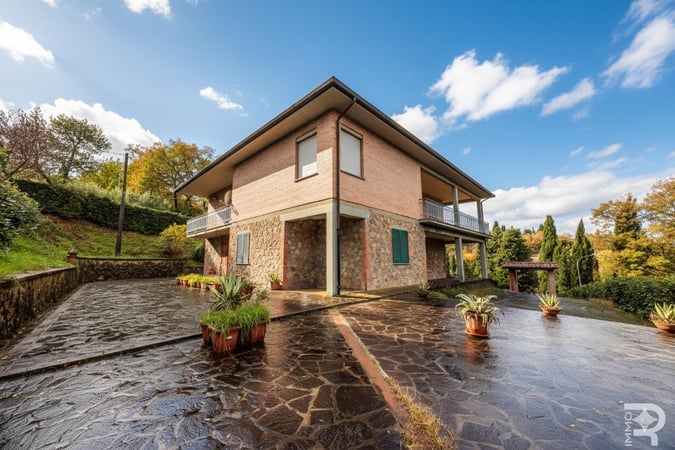 Villa in Lajatico - view 1