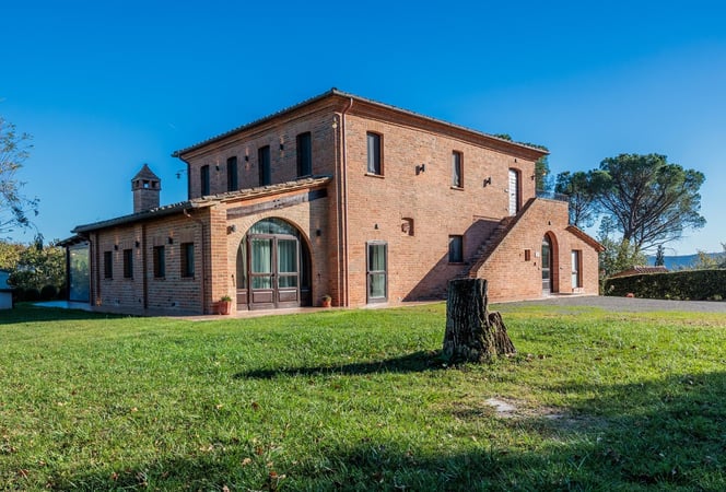 House in Chiusi - view 1
