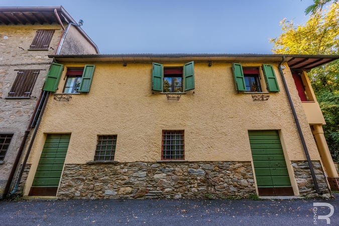 House in Pietrasanta - view 1