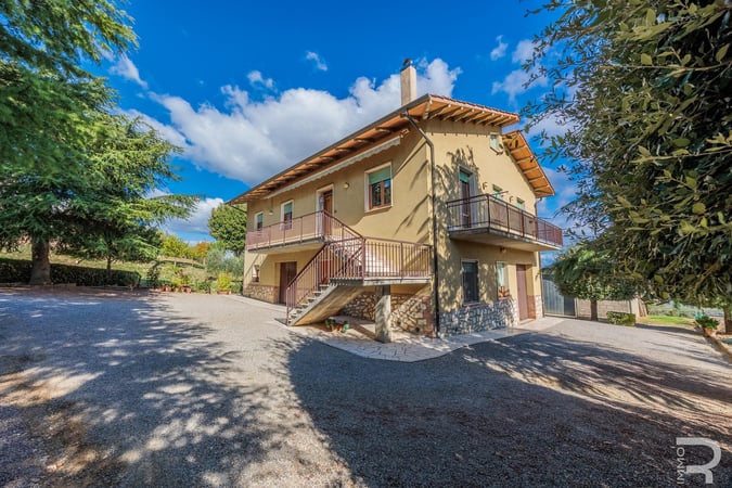 Villa in Montepulciano - view 1