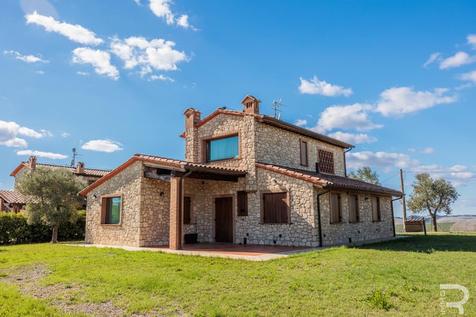 Villa in Volterra - view 1