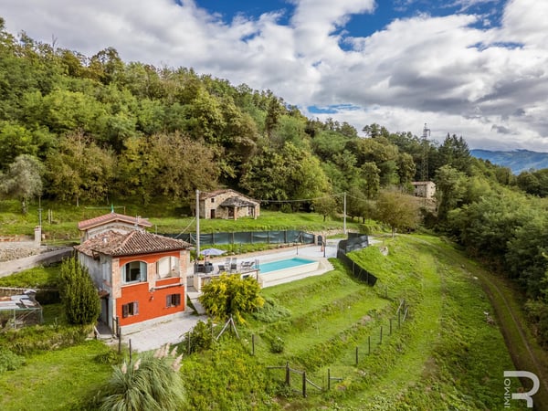 House in Castelnuovo di Garfagnana - view 1
