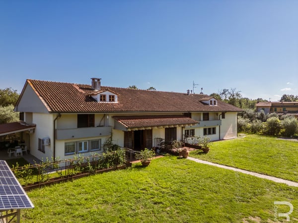 Villa in Altopascio - view 1