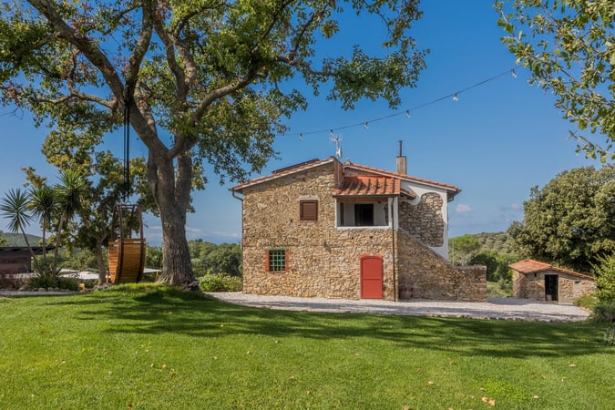 House in Suvereto - view 1