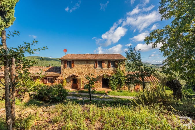 House in San Gimignano - view 1
