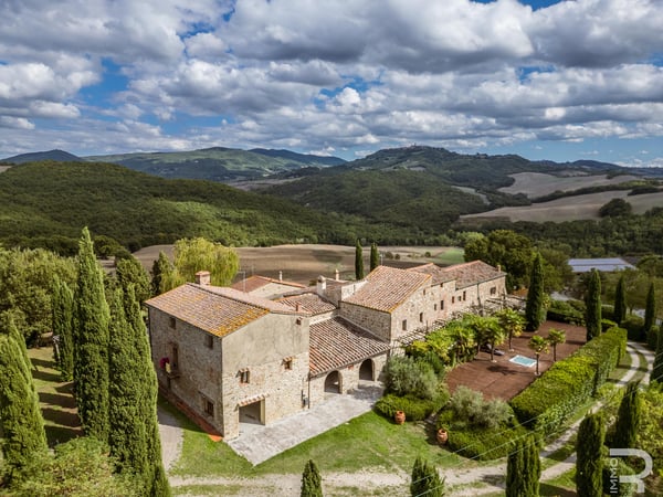 House in Radicondoli - view 1