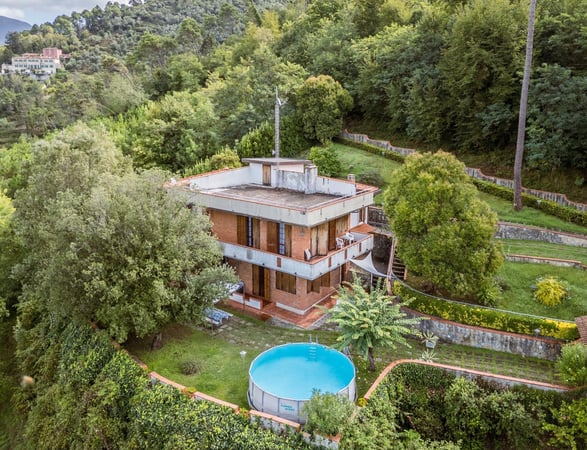 Villa in Camaiore - view 1