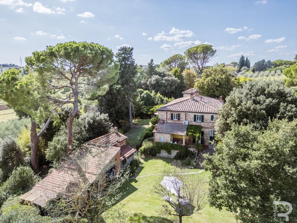 House in Foiano della Chiana - view 1