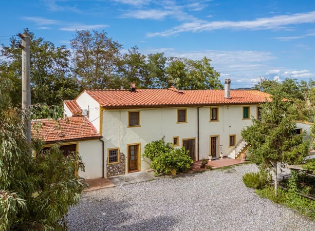 House in Rosignano Marittimo - view 1