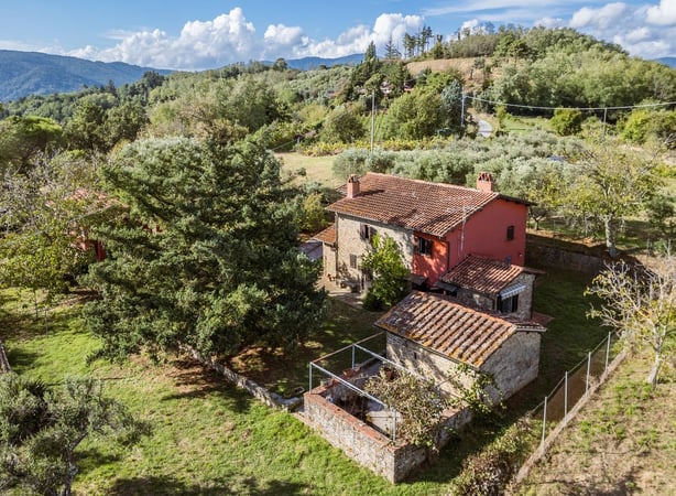 House in Uzzano - view 1