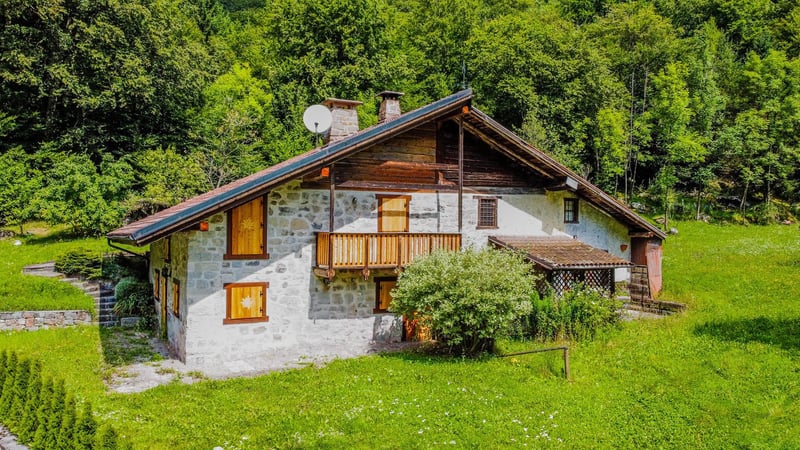 House in Valdaone - view 1