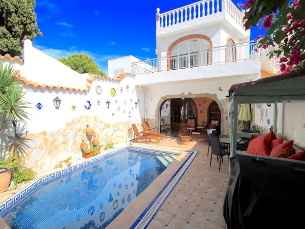 Villa in La Zenia - view 1