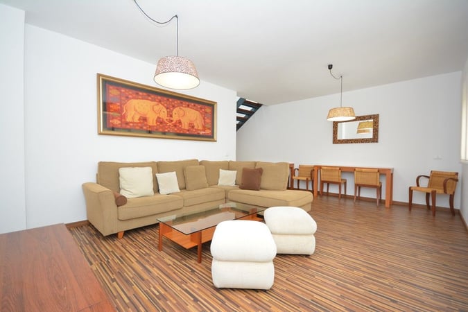 House in Santa Maria del Mar - view 1