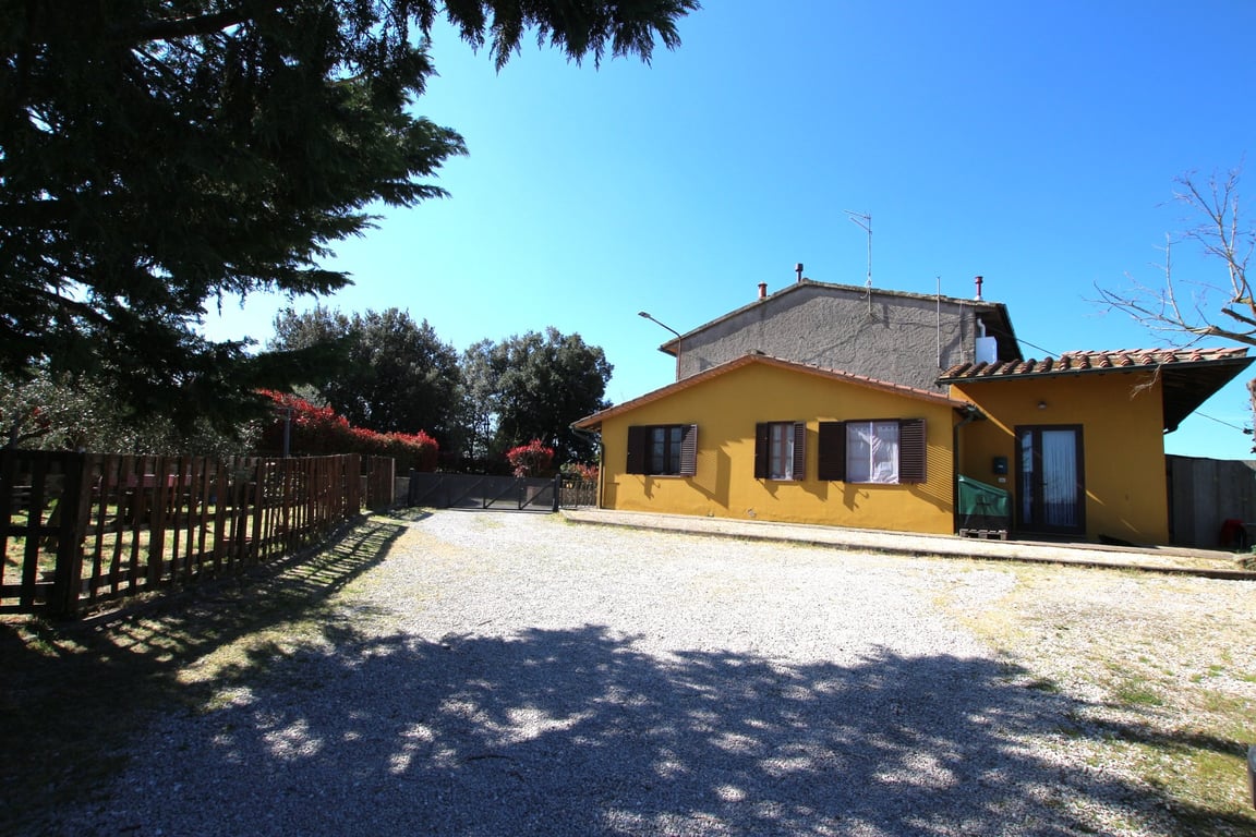 House in Volterra - Image 2