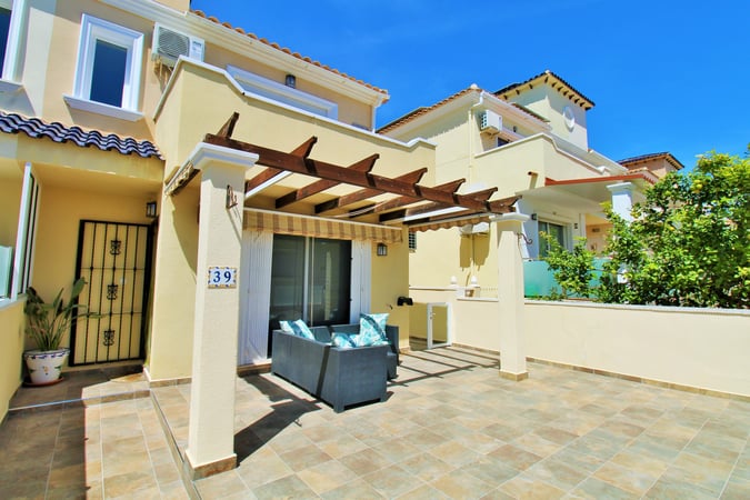 House in Villamartin - view 1