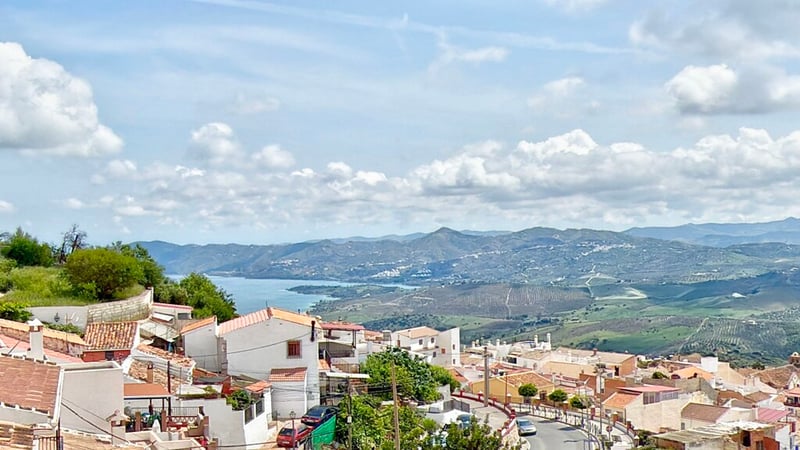 Chalet in Periana - view 1