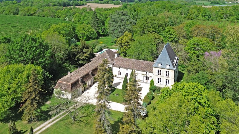 House in Castillonnes - view 1