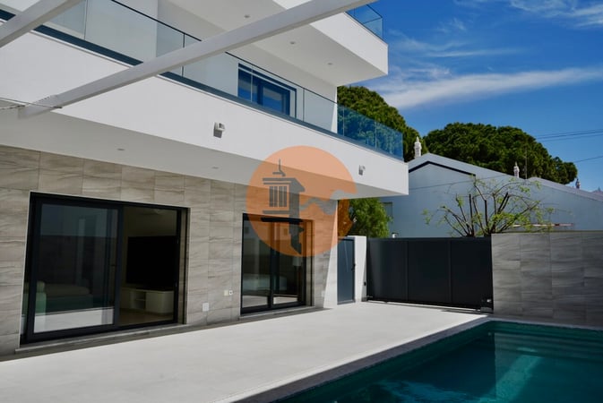 Villa in Vila Nova de Cacela - view 1