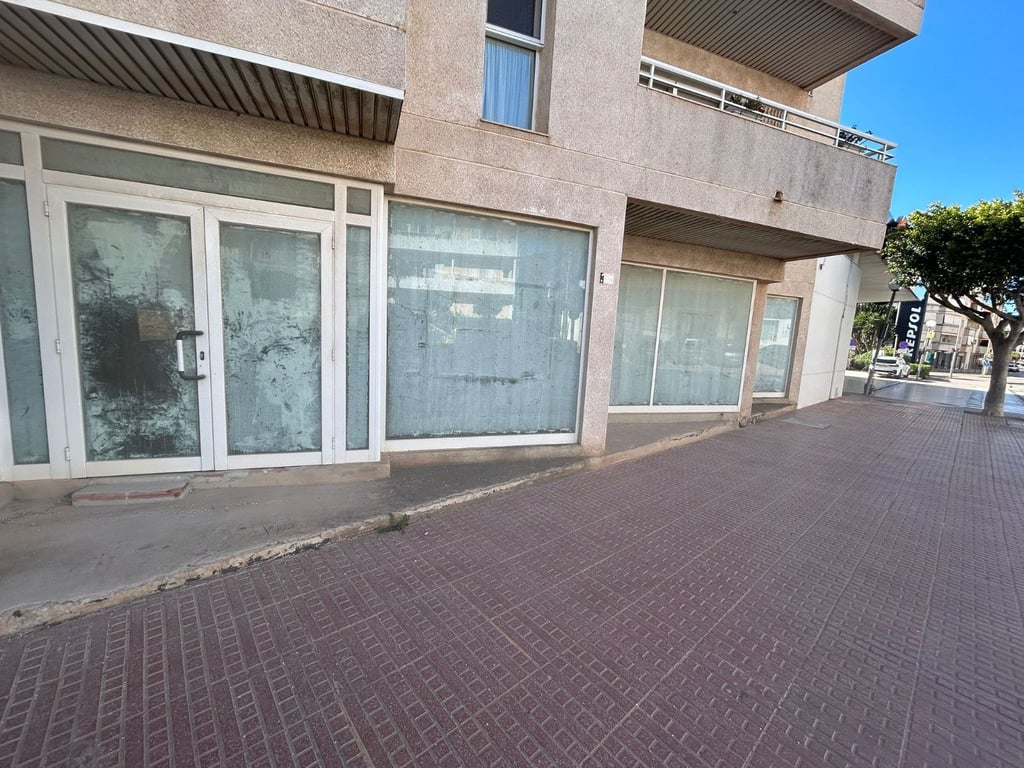 House in Santa Eularia des Riu - Image 2