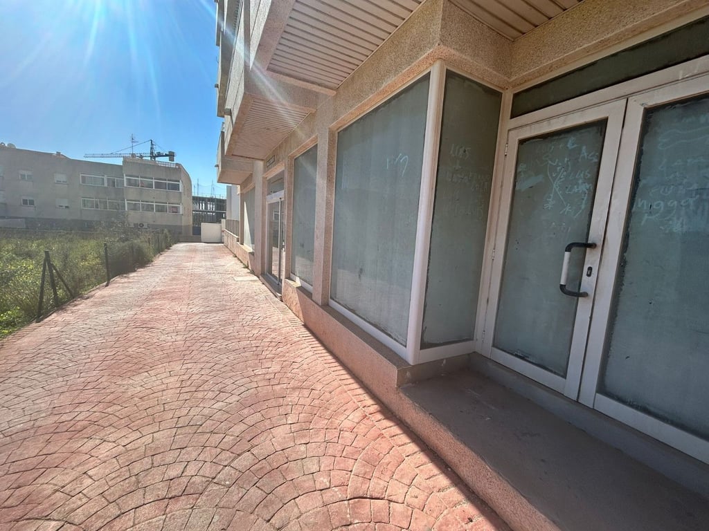 House in Santa Eularia des Riu - Image 3
