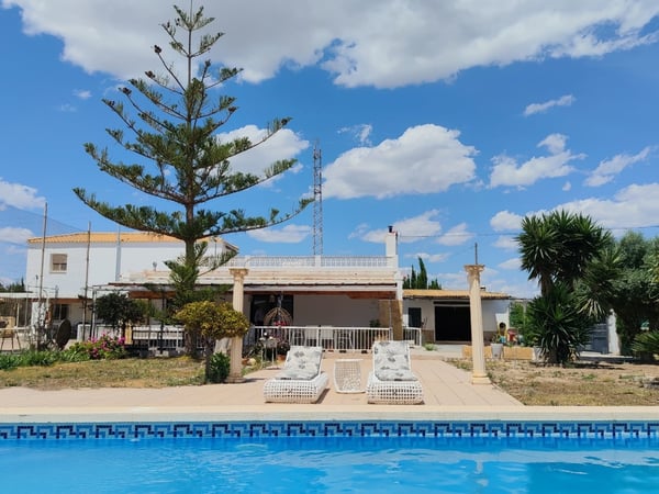 House in Los Montesinos - view 1