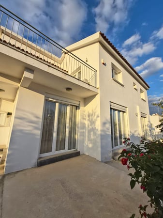 House in Agios Nikolaos - view 1
