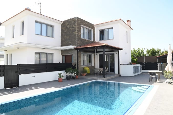 House in Agios Georgios - view 1