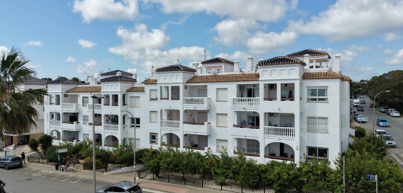 Apartment in Villamartin - view 1