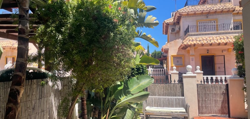 House in La Zenia - view 1